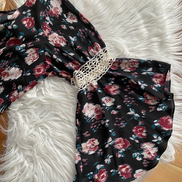 Bundle(2)Blouses - Picture 4 of 12